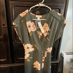 NWT faux wrap dress with belt tie.